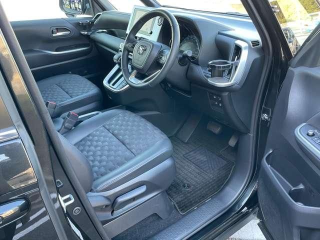 TOYOTA VOXY HYBRID 2025 Image 31