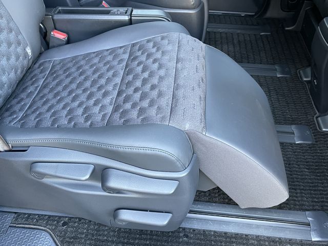 TOYOTA VOXY HYBRID 2025 Image 31