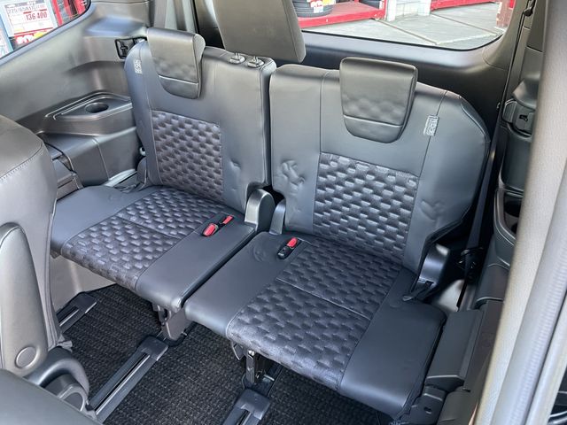 TOYOTA VOXY HYBRID 2025 Image 31