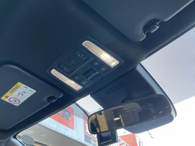 TOYOTA VOXY HYBRID 2025 Image 31