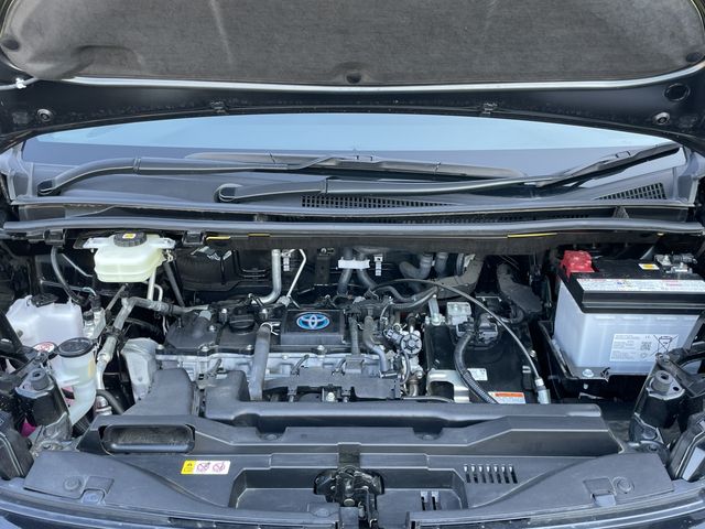 TOYOTA VOXY HYBRID 2025 Image 31