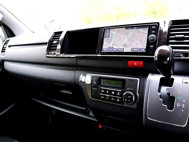 TOYOTA HIACE VAN 2WD 2018 Image 31