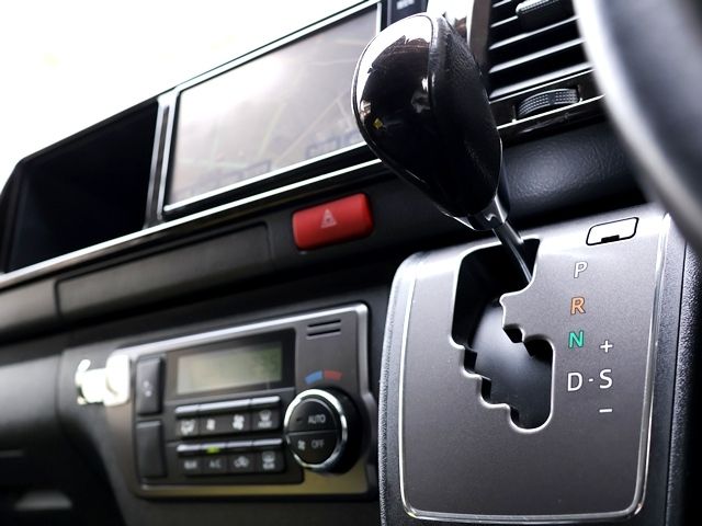 TOYOTA HIACE VAN 2WD 2018 Image 31