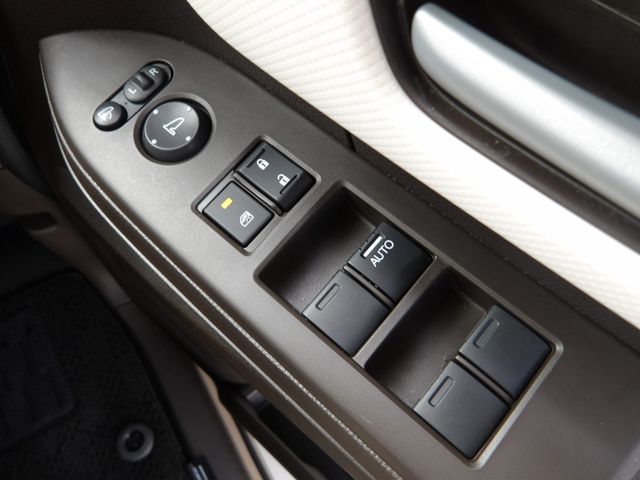 HONDA N BOX 2023 Image 31