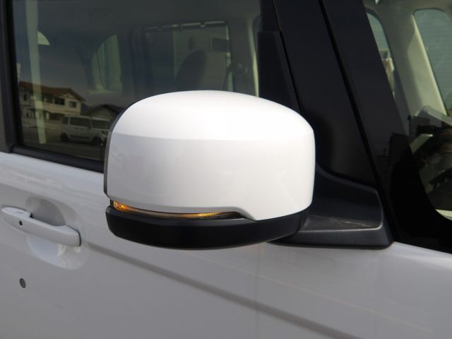 HONDA N BOX 2023 Image 31