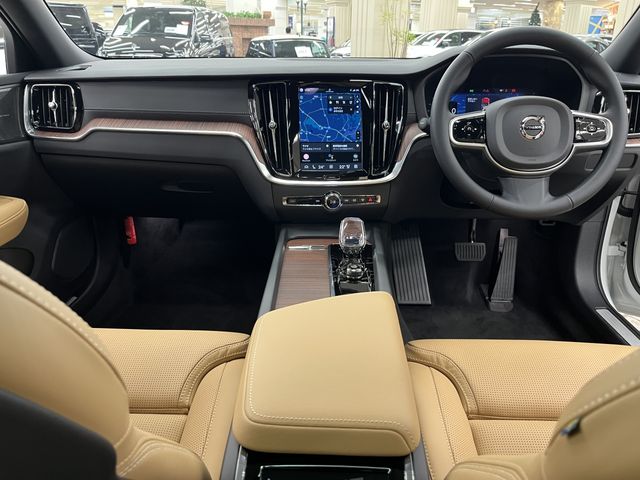 VOLVO V60 2025 Image 31