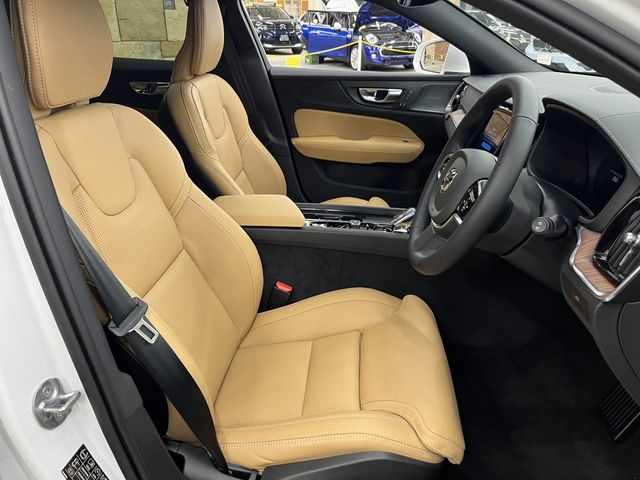 VOLVO V60 2025 Image 31