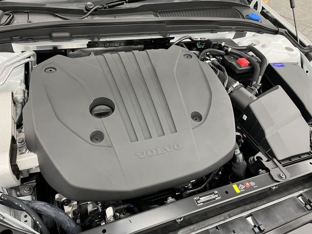 VOLVO V60 2025 Image 31