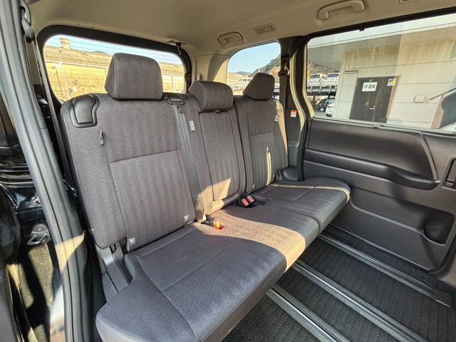 TOYOTA NOAH 2022 Image 31