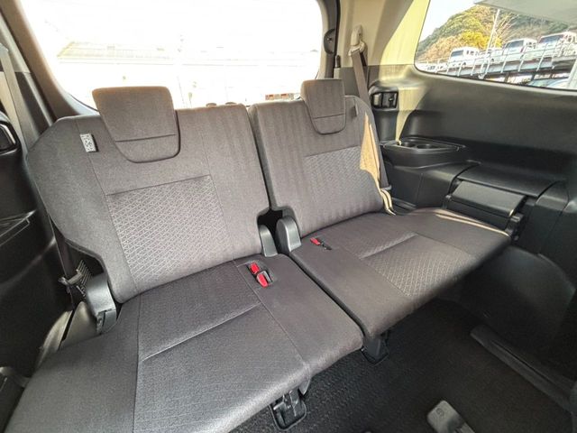 TOYOTA NOAH 2022 Image 31