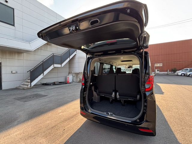 TOYOTA NOAH 2022 Image 31