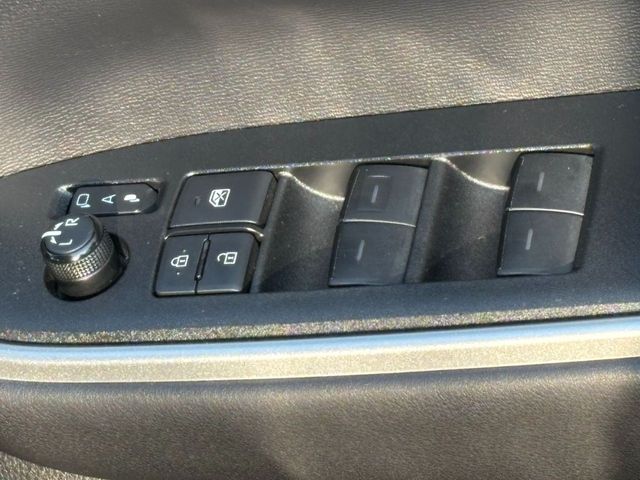 TOYOTA NOAH 2022 Image 31