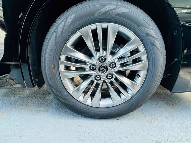 TOYOTA ALPHARD HYBRID 2026 Image 31