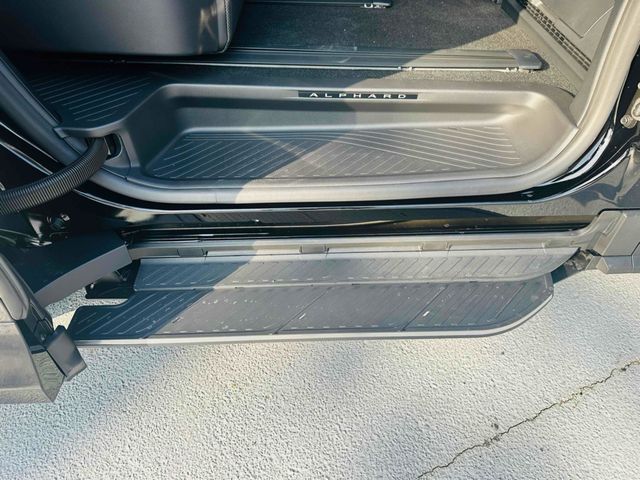 TOYOTA ALPHARD HYBRID 2026 Image 31