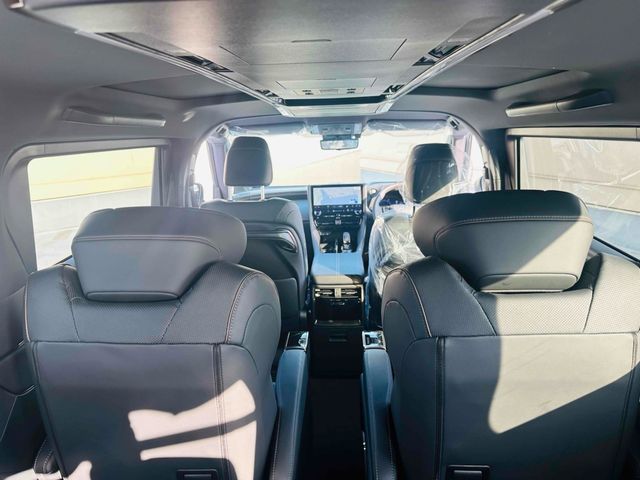 TOYOTA ALPHARD HYBRID 2026 Image 31
