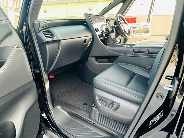 TOYOTA ALPHARD HYBRID 2026 Image 31