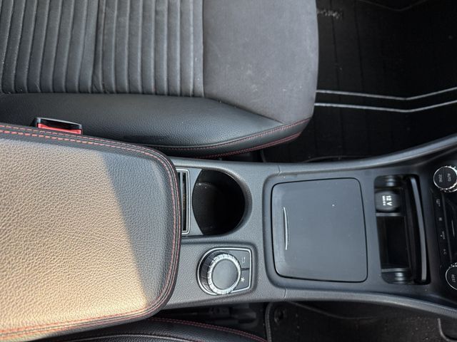 MERCEDES BENZ CLA SH 2015 Image 31