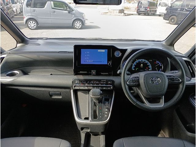 TOYOTA NOAH HYBRID 2022 Image 31