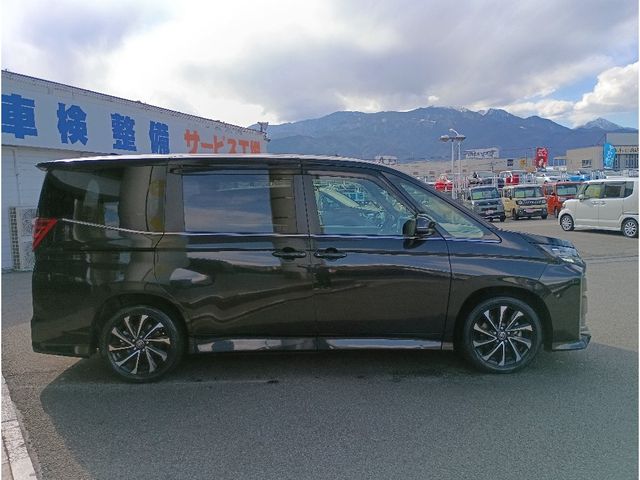 TOYOTA NOAH HYBRID 2022 Image 31