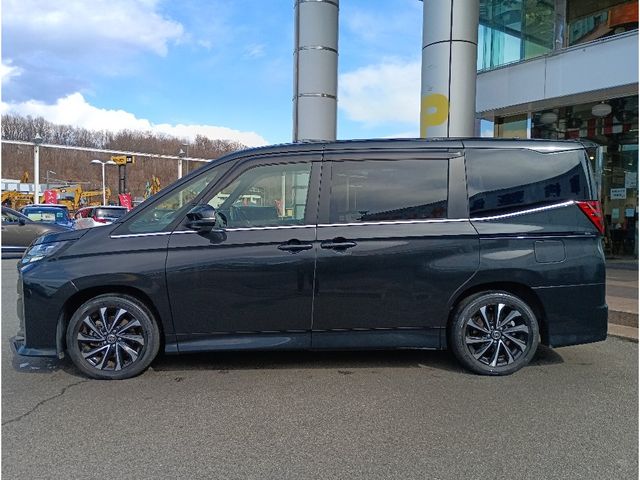 TOYOTA NOAH HYBRID 2022 Image 31