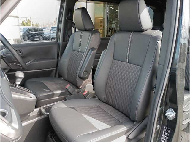 TOYOTA NOAH HYBRID 2022 Image 31