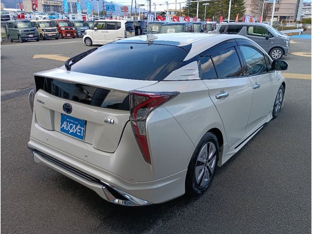 TOYOTA PRIUS 2016 Image 31