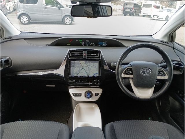 TOYOTA PRIUS 2016 Image 31