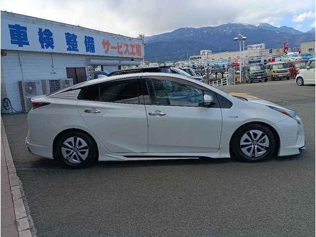 TOYOTA PRIUS 2016 Image 31