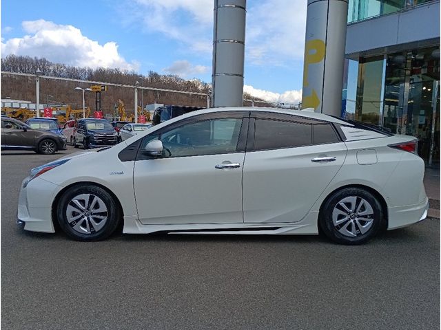 TOYOTA PRIUS 2016 Image 31