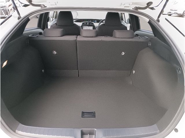 TOYOTA PRIUS 2016 Image 31