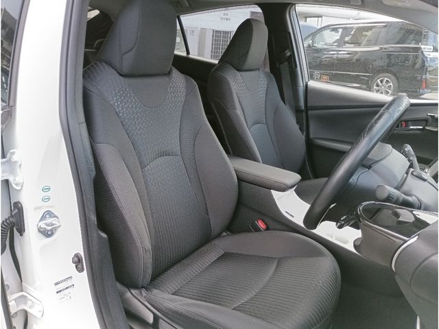 TOYOTA PRIUS 2016 Image 31