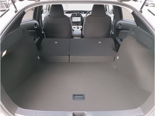 TOYOTA PRIUS 2016 Image 31