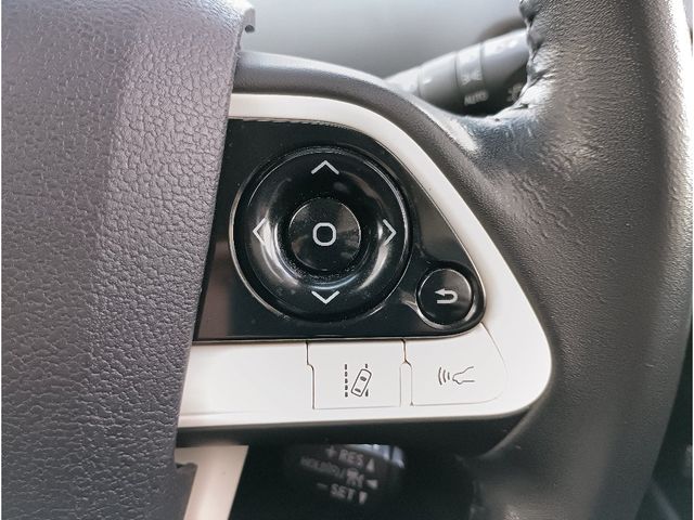 TOYOTA PRIUS 2016 Image 31