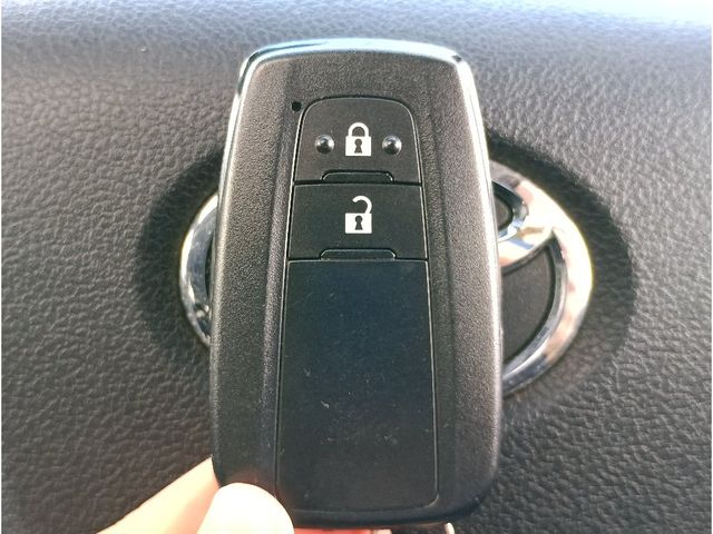 TOYOTA PRIUS 2016 Image 31