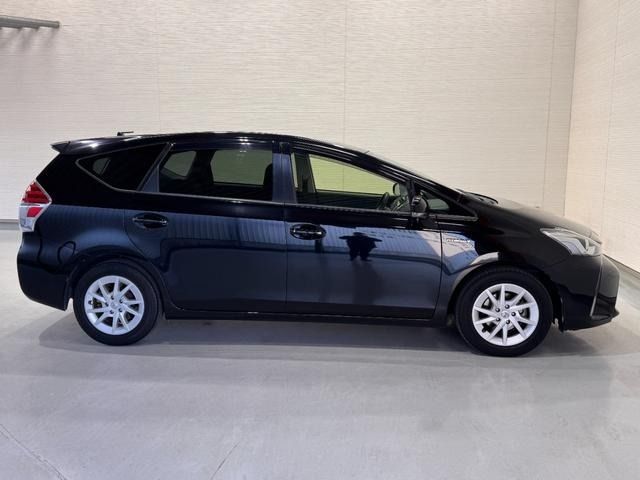 TOYOTA PRIUS ALPHA 2015 Image 31