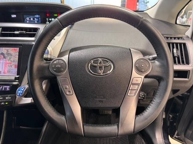 TOYOTA PRIUS ALPHA 2015 Image 31