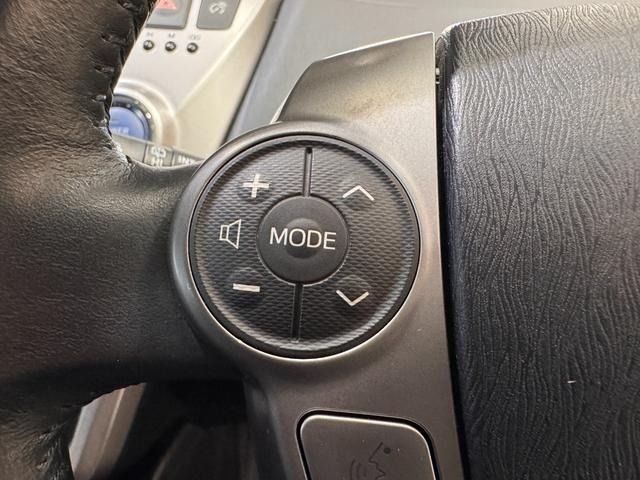 TOYOTA PRIUS ALPHA 2015 Image 31