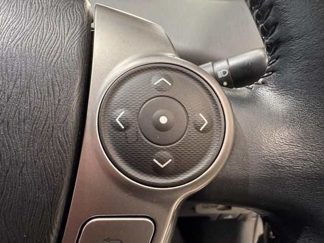 TOYOTA PRIUS ALPHA 2015 Image 31