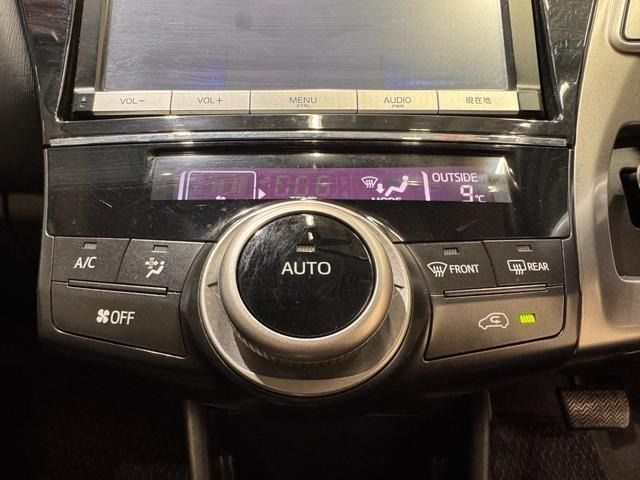 TOYOTA PRIUS ALPHA 2015 Image 31