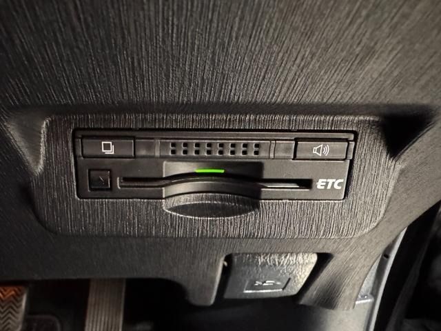 TOYOTA PRIUS ALPHA 2015 Image 31