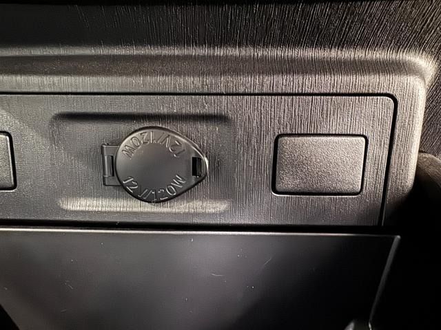 TOYOTA PRIUS ALPHA 2015 Image 31