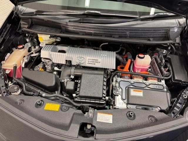 TOYOTA PRIUS ALPHA 2015 Image 31