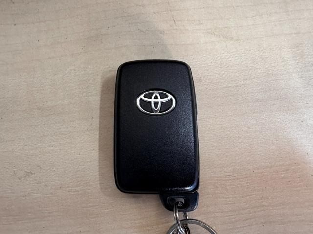 TOYOTA PRIUS ALPHA 2015 Image 31