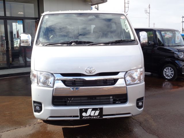 TOYOTA HIACE VAN 4WD 2026 Image 31