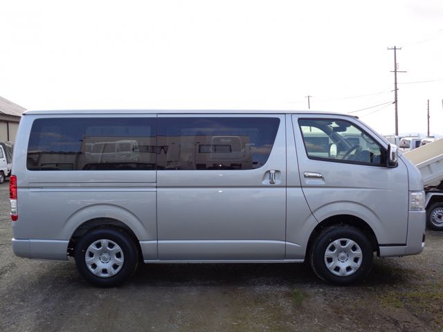 TOYOTA HIACE VAN 4WD 2026 Image 31