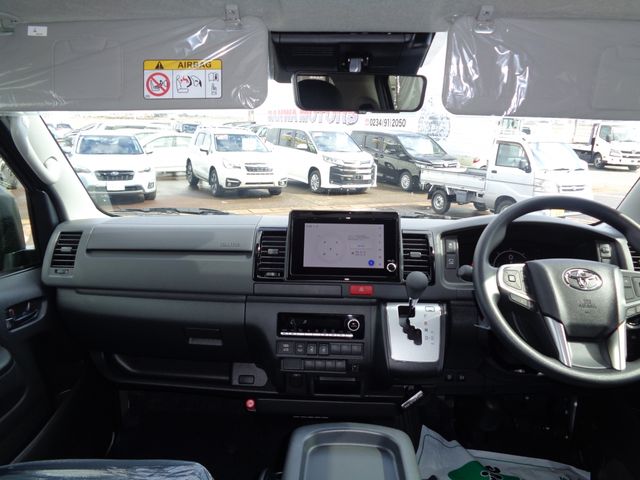 TOYOTA HIACE VAN 4WD 2026 Image 31