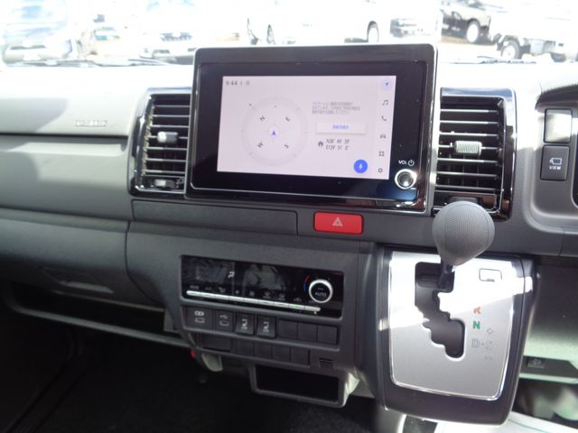 TOYOTA HIACE VAN 4WD 2026 Image 31