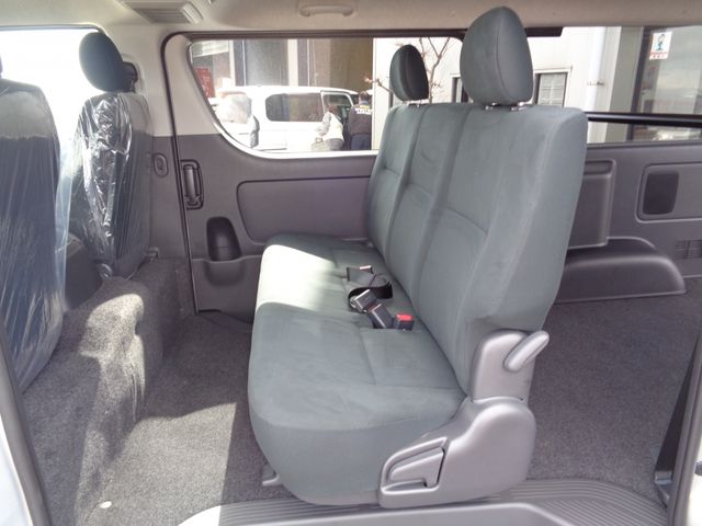 TOYOTA HIACE VAN 4WD 2026 Image 31