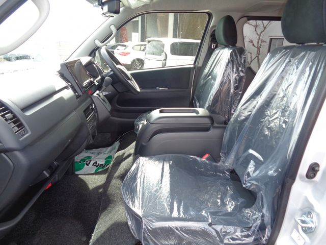 TOYOTA HIACE VAN 4WD 2026 Image 31