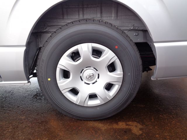 TOYOTA HIACE VAN 4WD 2026 Image 31